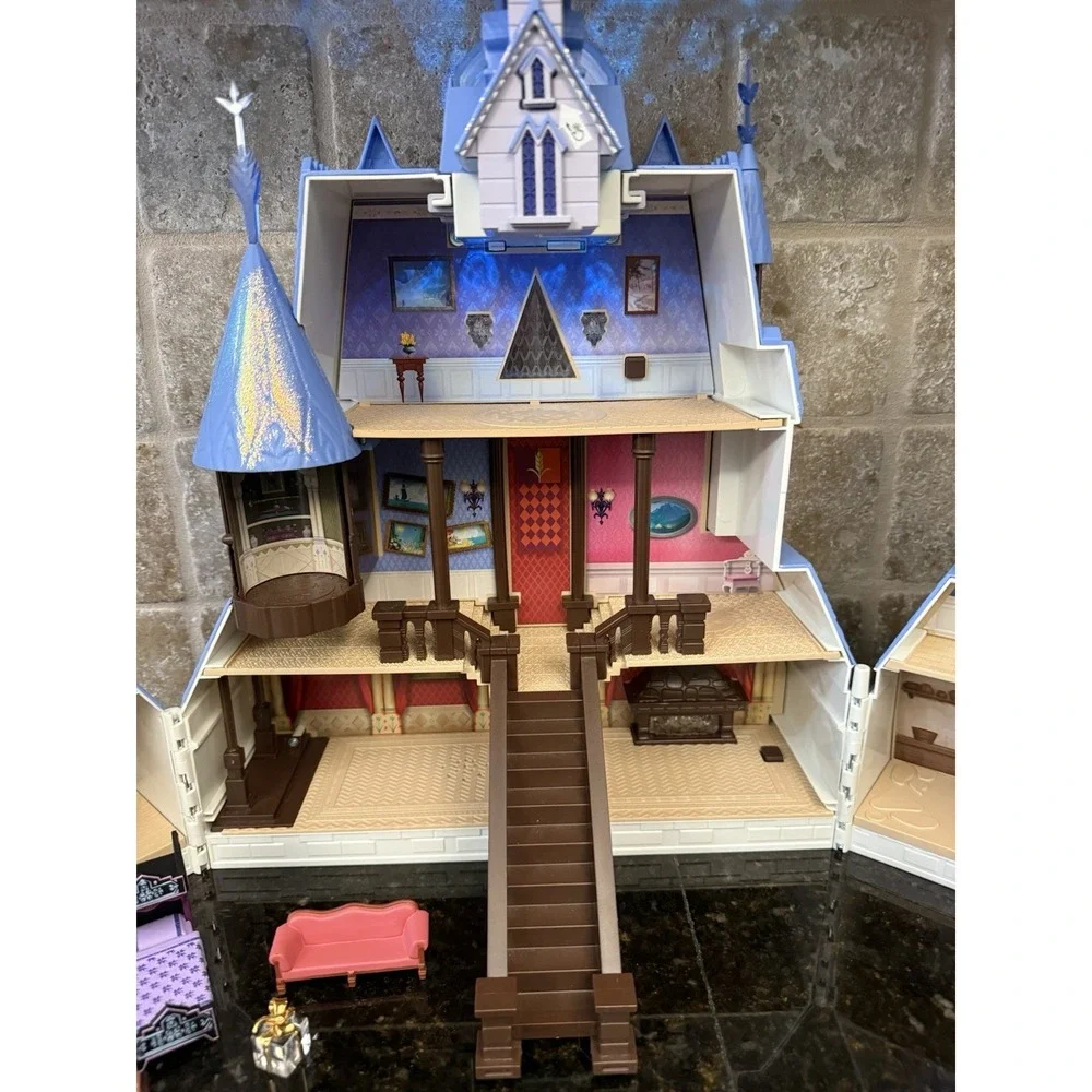 Disney Store London Animator's Collection Frozen 2 Ultimate Arendelle Castle Set